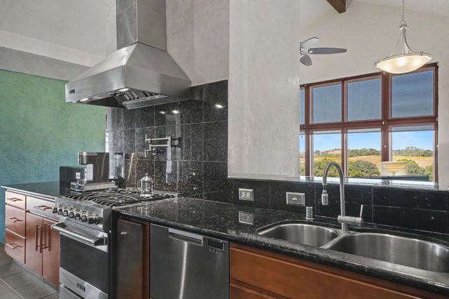 15070 Willow Creek Rd, Plymouth, CA 95669