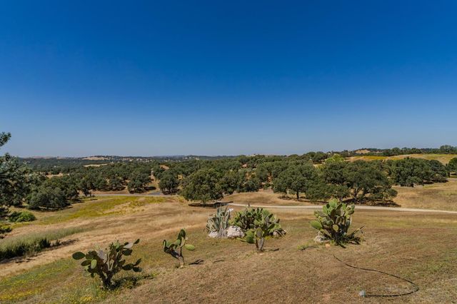 15070 Willow Creek Rd, Plymouth, CA 95669