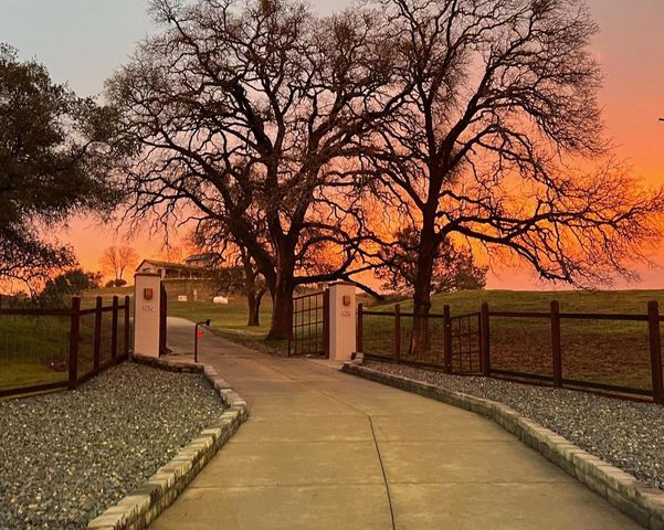 15070 Willow Creek Rd, Plymouth, CA 95669