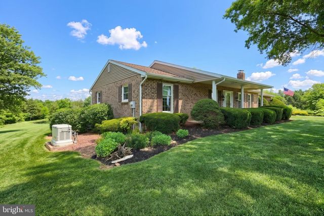 5971 DAVIDSBURG RD, Dover, PA 17315