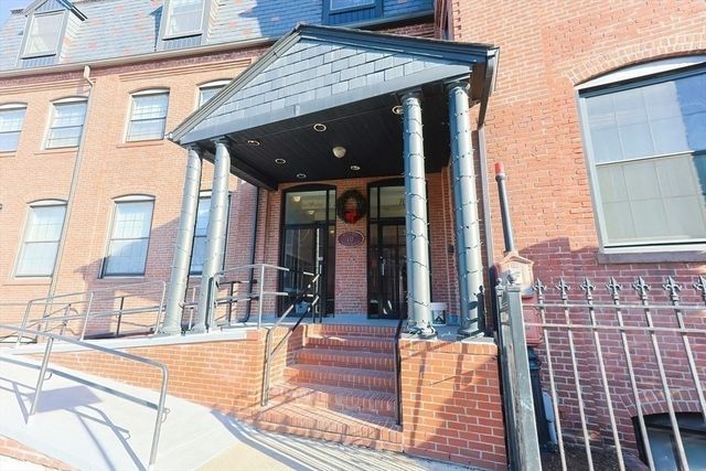 10 Weston Ave 327, Quincy, MA 02170