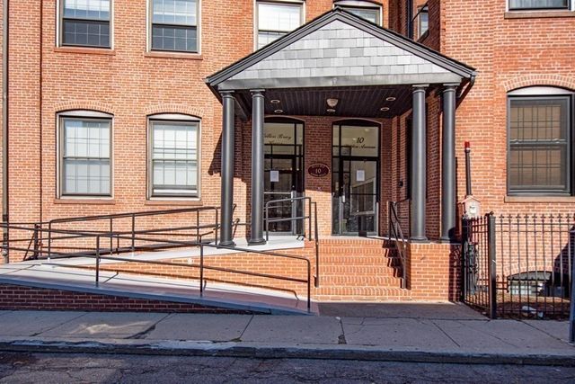 10 Weston Ave 327, Quincy, MA 02170