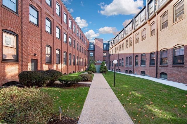 10 Weston Ave 327, Quincy, MA 02170