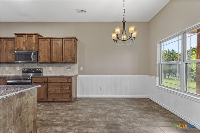 301 Sunrise Hills, Lampasas, TX 76550