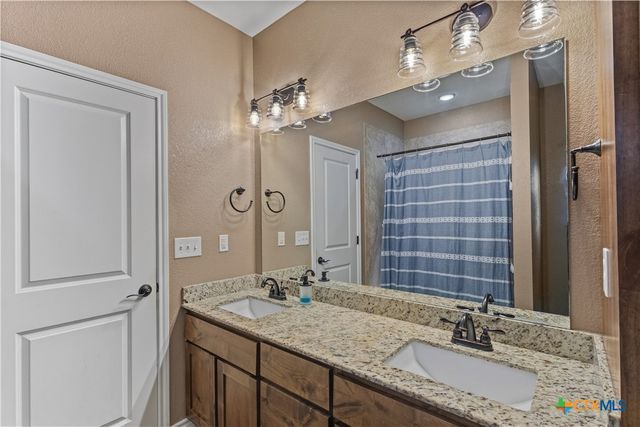 301 Sunrise Hills, Lampasas, TX 76550