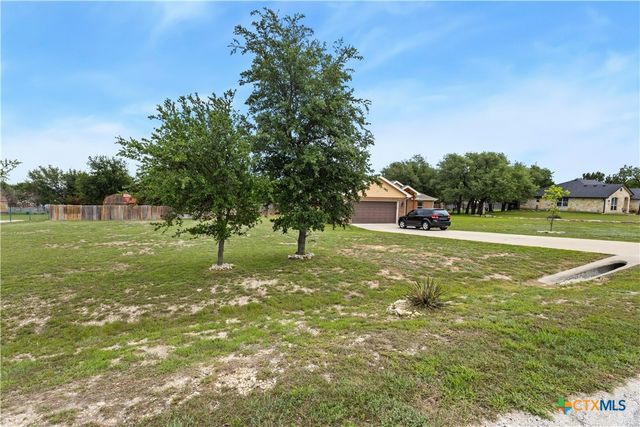 301 Sunrise Hills, Lampasas, TX 76550