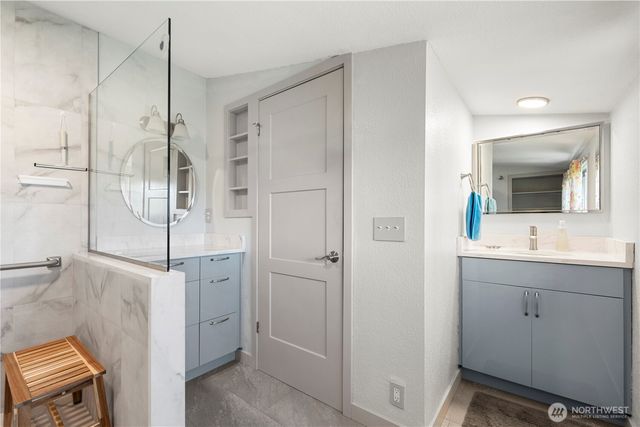 2125 Gunn Road, Mount Vernon, WA 98273