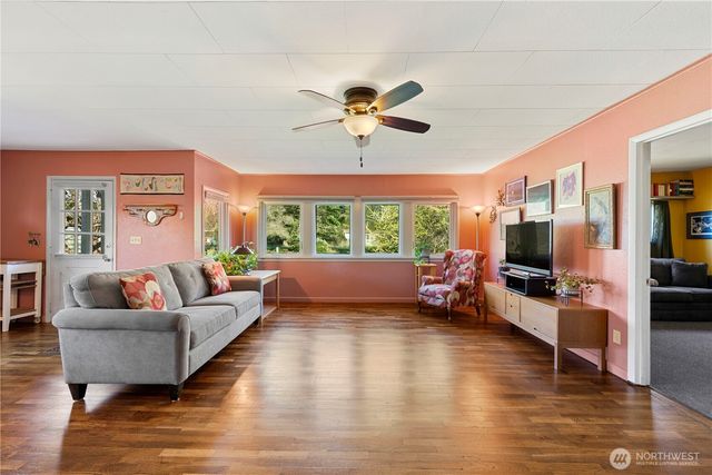 2125 Gunn Road, Mount Vernon, WA 98273