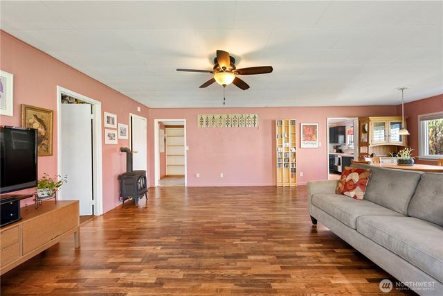 2125 Gunn Road, Mount Vernon, WA 98273