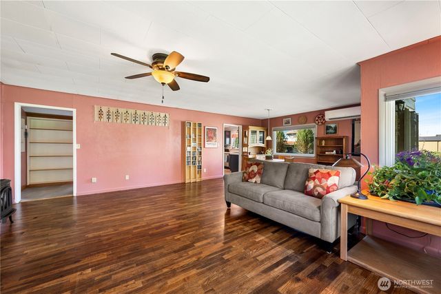 2125 Gunn Road, Mount Vernon, WA 98273