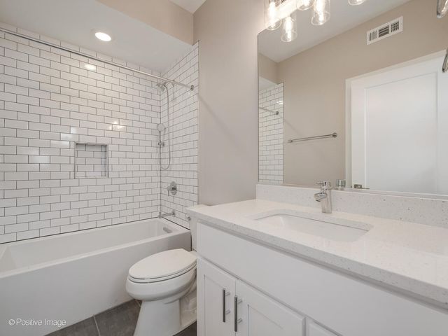 4013 N Pulaski Road 3, Chicago, IL 60641