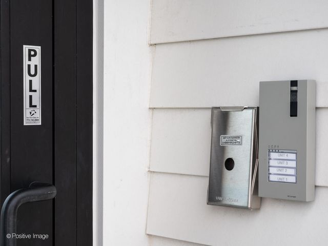 4013 N Pulaski Road 3, Chicago, IL 60641