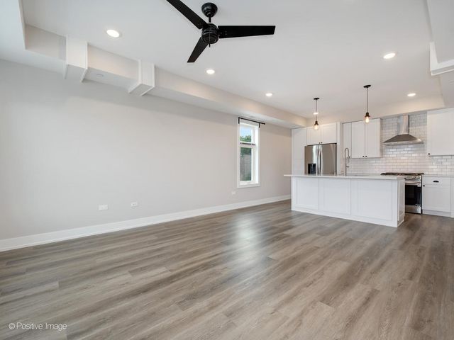 4013 N Pulaski Road 3, Chicago, IL 60641