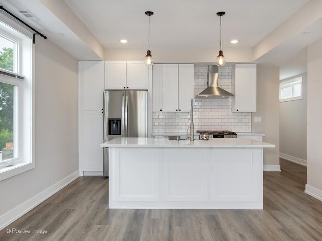 4013 N Pulaski Road 3, Chicago, IL 60641