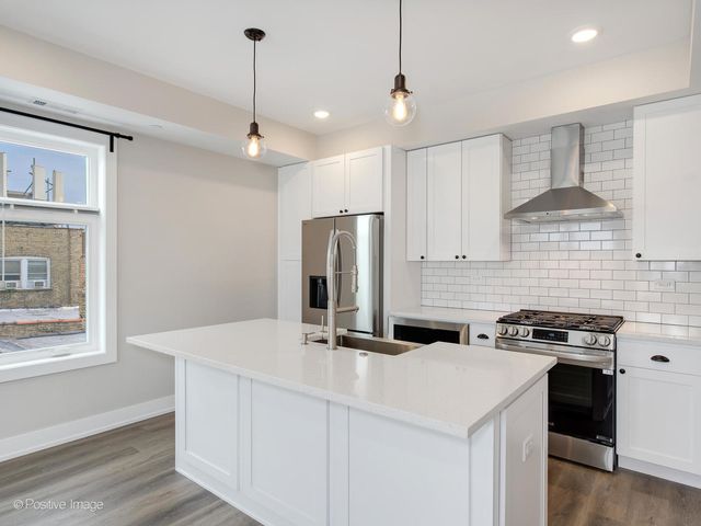 4013 N Pulaski Road 3, Chicago, IL 60641