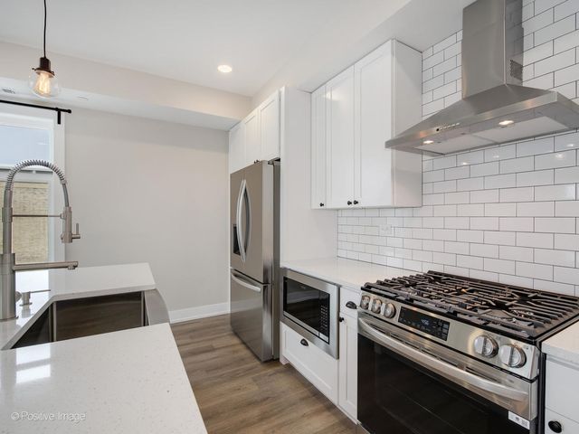 4013 N Pulaski Road 3, Chicago, IL 60641