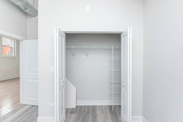 2000 W 22nd Place 1E, Chicago, IL 60608