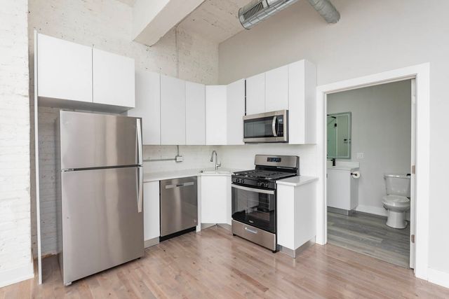 2000 W 22nd Place 1E, Chicago, IL 60608