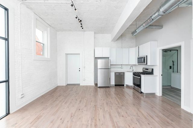 2000 W 22nd Place 1E, Chicago, IL 60608