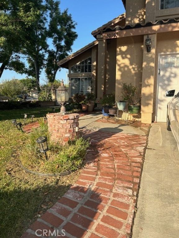 30103 Desert Rose, Castaic, CA 91384 — photo 2
