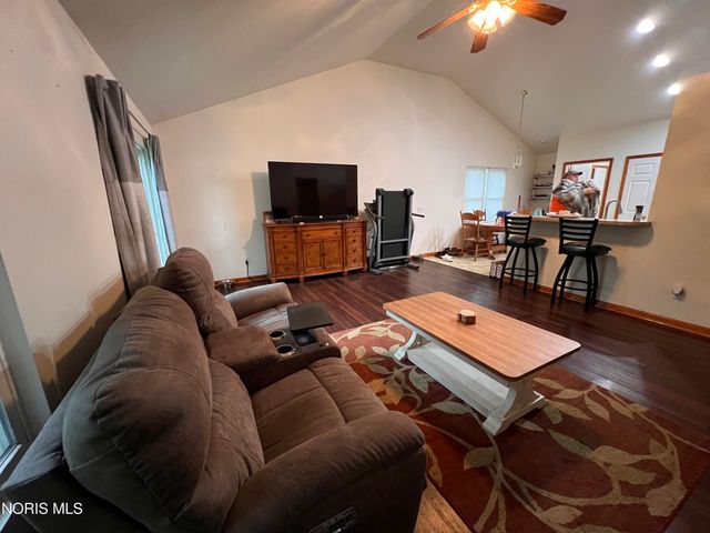 2223 Vaness Drive, Toledo, OH 43615