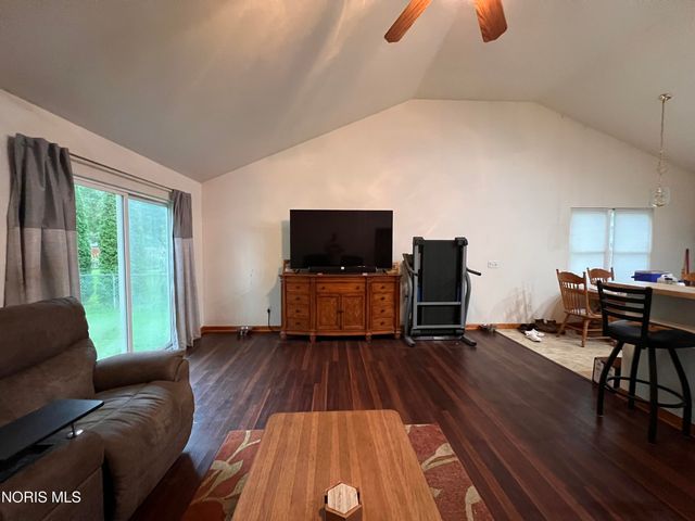 2223 Vaness Drive, Toledo, OH 43615