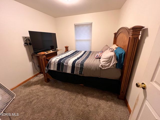 2223 Vaness Drive, Toledo, OH 43615