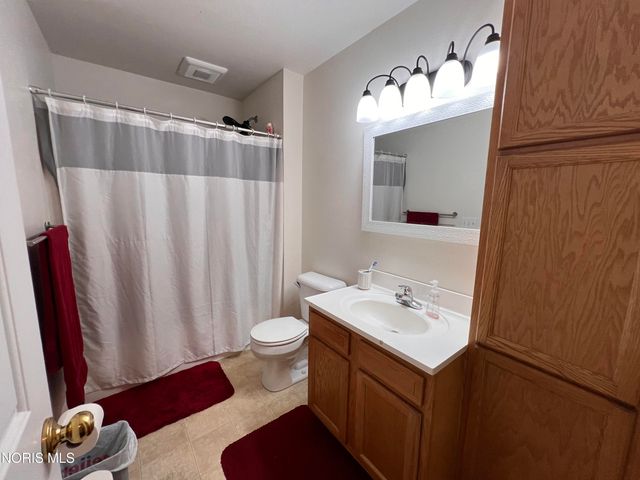 2223 Vaness Drive, Toledo, OH 43615