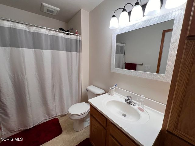 2223 Vaness Drive, Toledo, OH 43615