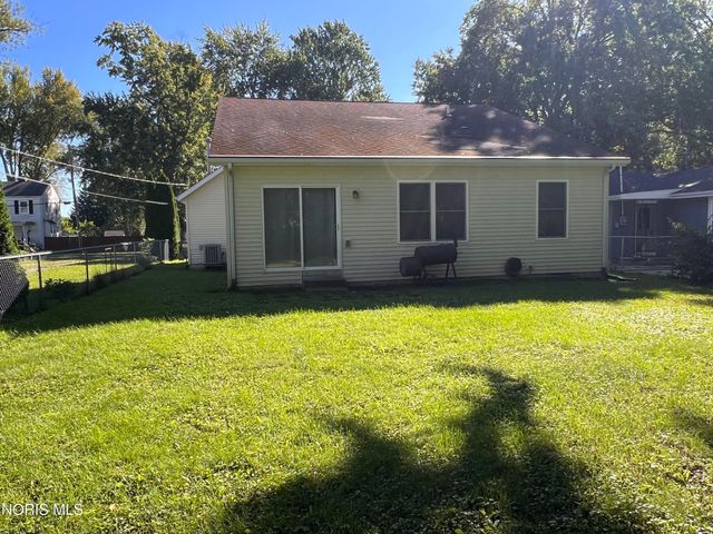 2223 Vaness Drive, Toledo, OH 43615