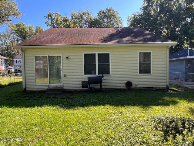 2223 Vaness Drive, Toledo, OH 43615