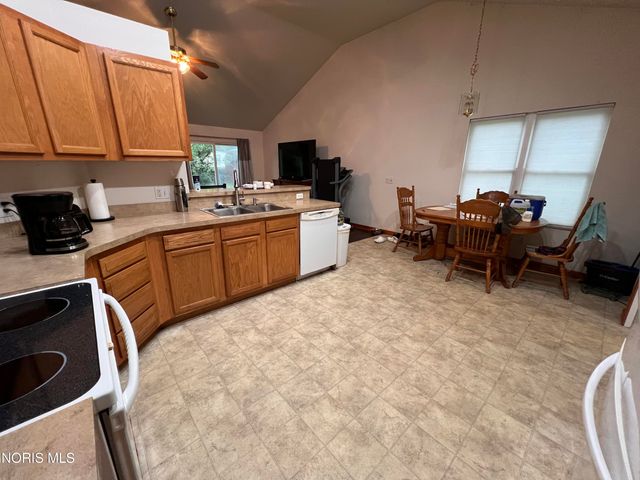 2223 Vaness Drive, Toledo, OH 43615