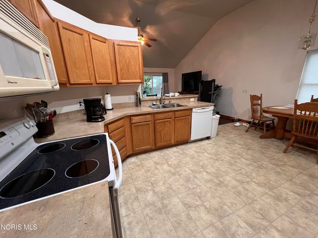 2223 Vaness Drive, Toledo, OH 43615