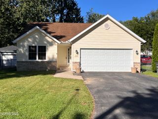 2223 Vaness Drive, Toledo, OH 43615