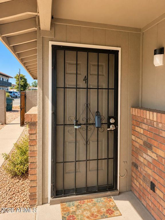 2931 E Beck Lane 4, Phoenix, AZ 85032