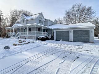 2052 S Dye Road, Flint, MI 48532