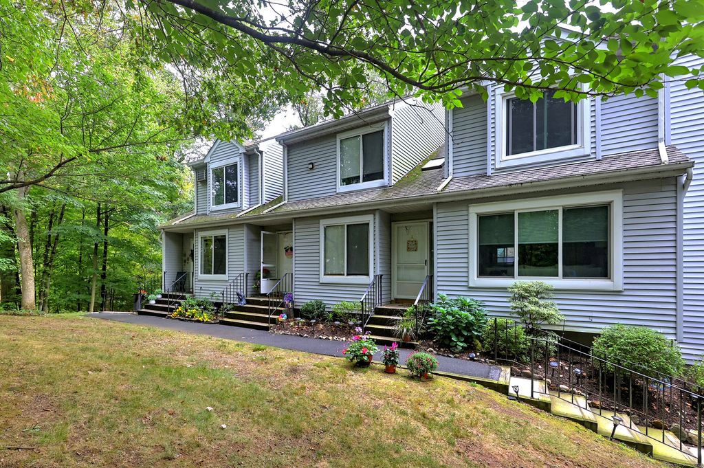20 East Pembroke Road 57, Danbury, CT 06811