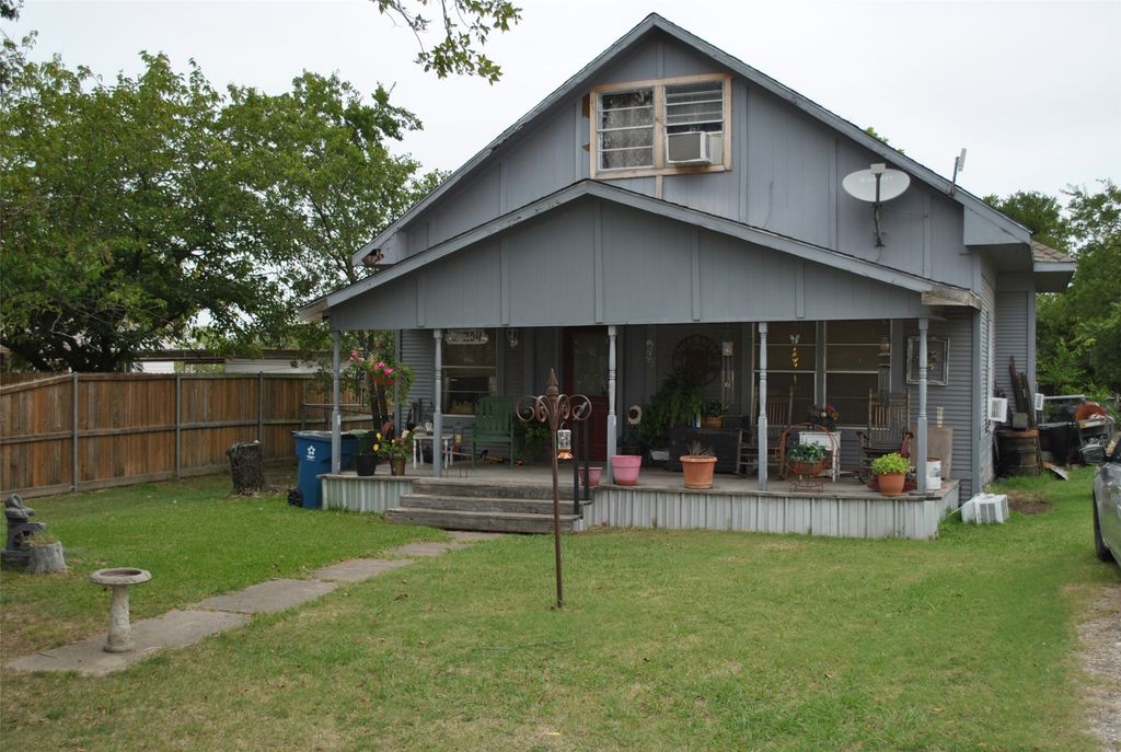 204 W Main Street, Gunter, TX 75058