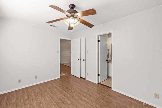 9807 Hundred Oaks CIR B, Austin, TX 78750
