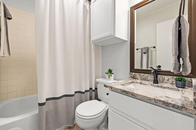 9807 Hundred Oaks CIR B, Austin, TX 78750