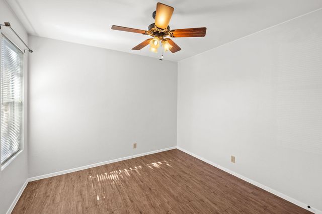 9807 Hundred Oaks CIR B, Austin, TX 78750