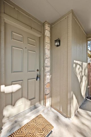 9807 Hundred Oaks CIR B, Austin, TX 78750