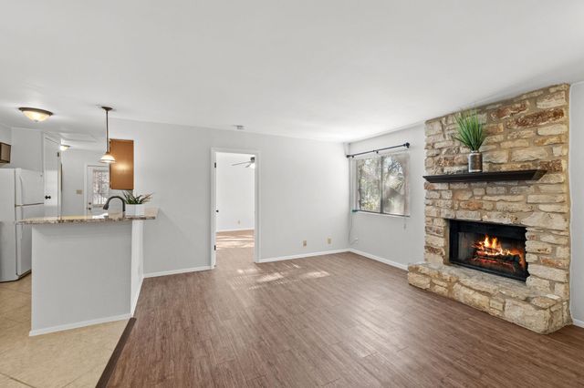 9807 Hundred Oaks CIR B, Austin, TX 78750