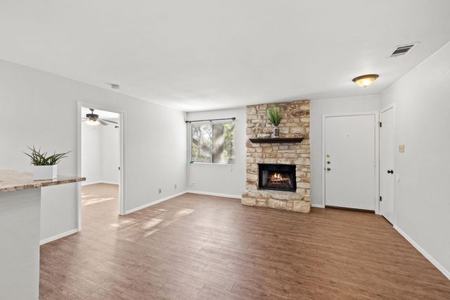 9807 Hundred Oaks CIR B, Austin, TX 78750