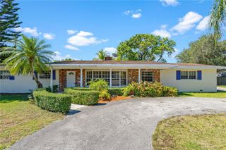 8200 SW 164th St, Palmetto Bay, FL 33157