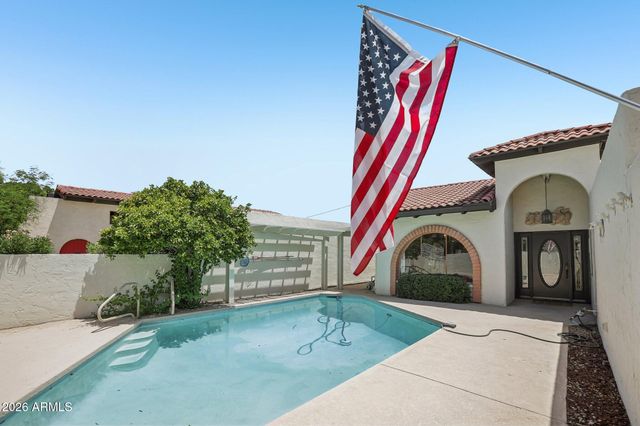 717 E TUCKEY Lane, Phoenix, AZ 85014