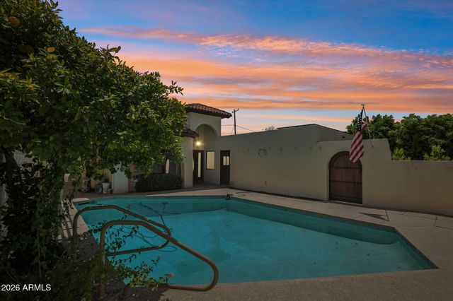 717 E TUCKEY Lane, Phoenix, AZ 85014