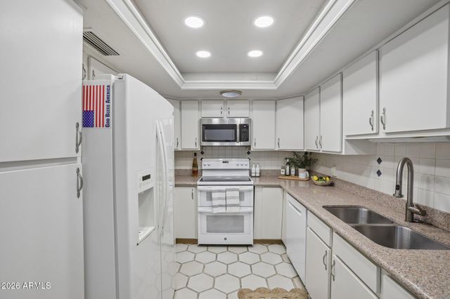 717 E TUCKEY Lane, Phoenix, AZ 85014