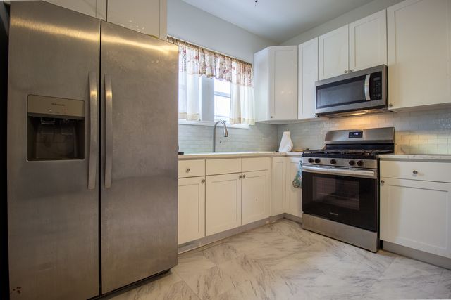 678 Douglas Avenue, Calumet City, IL 60409