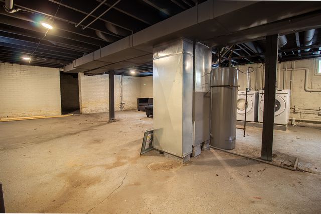 678 Douglas Avenue, Calumet City, IL 60409